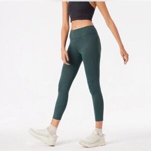 Outdoor Voices women's leggings Size M (n3)